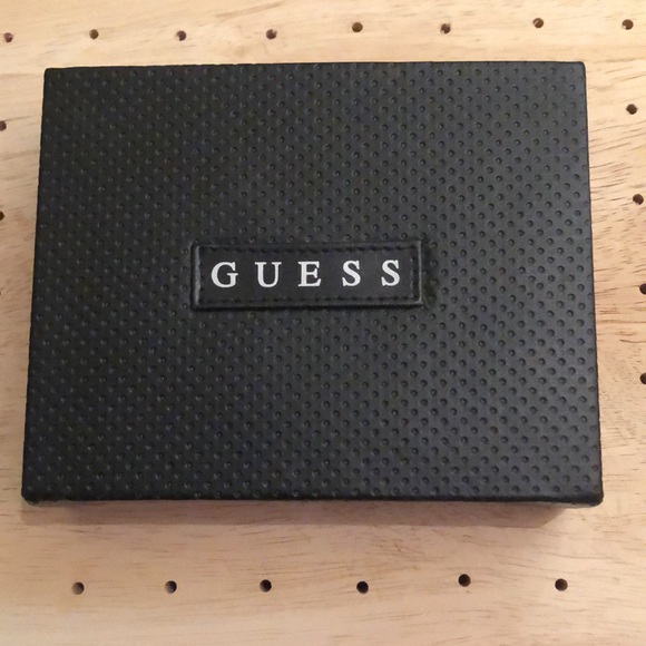 Guess Men’s Bi-fold Wallet - Picture 4 of 4